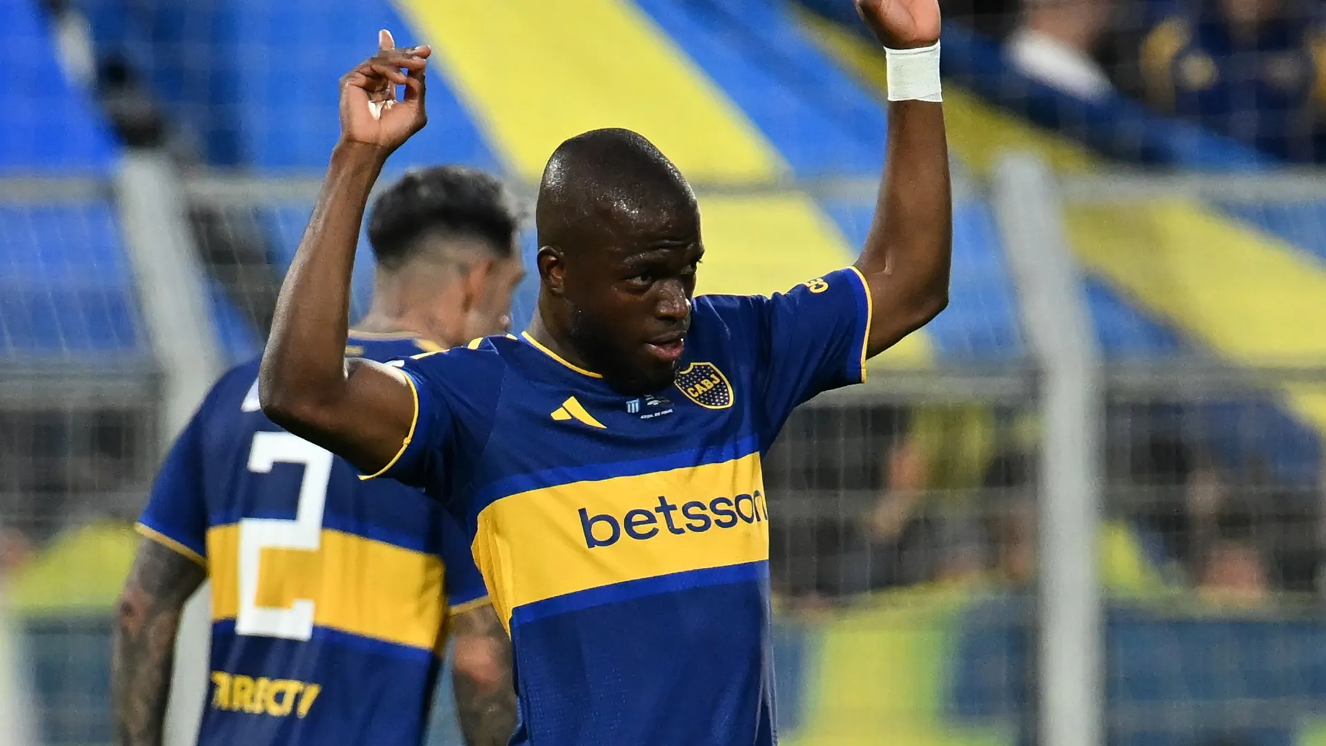 De cosechar limones y vender leche a ser el héroe de Boca: la historia de Enner Valencia
